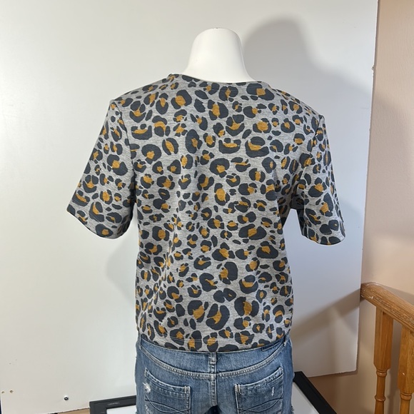 H&M LEOPARD PRINT CROPPED WOMEN T SHIRT TOP SHORT SLEEVES in size small - Picture 6 of 8
